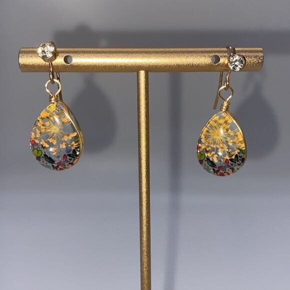 ✨🆕✨ Boho Chic Flower Water Drop Earrings✨ - Picture 5 of 8